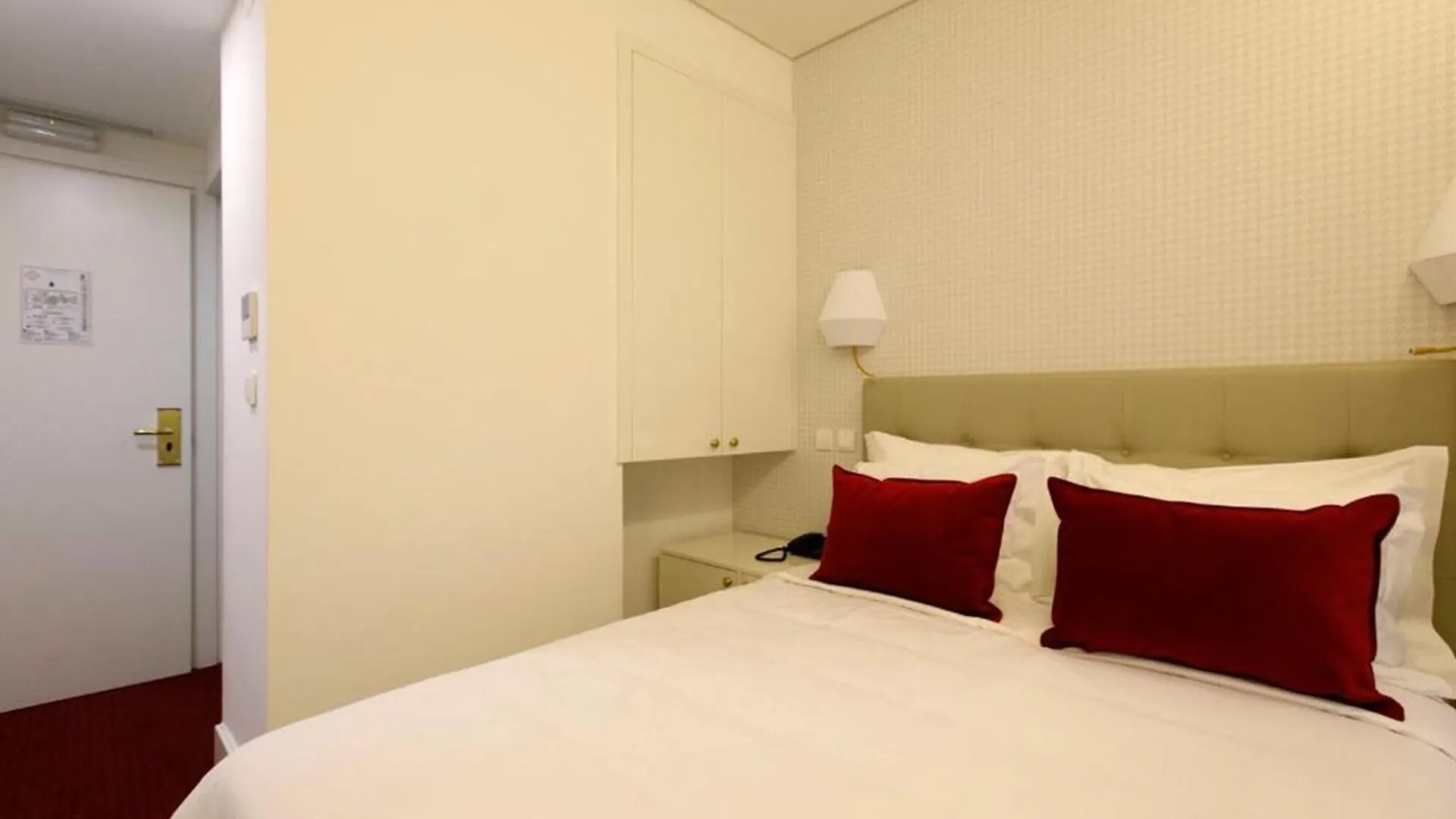 ***  Hotel Lis Baixa Lisbon Portugal